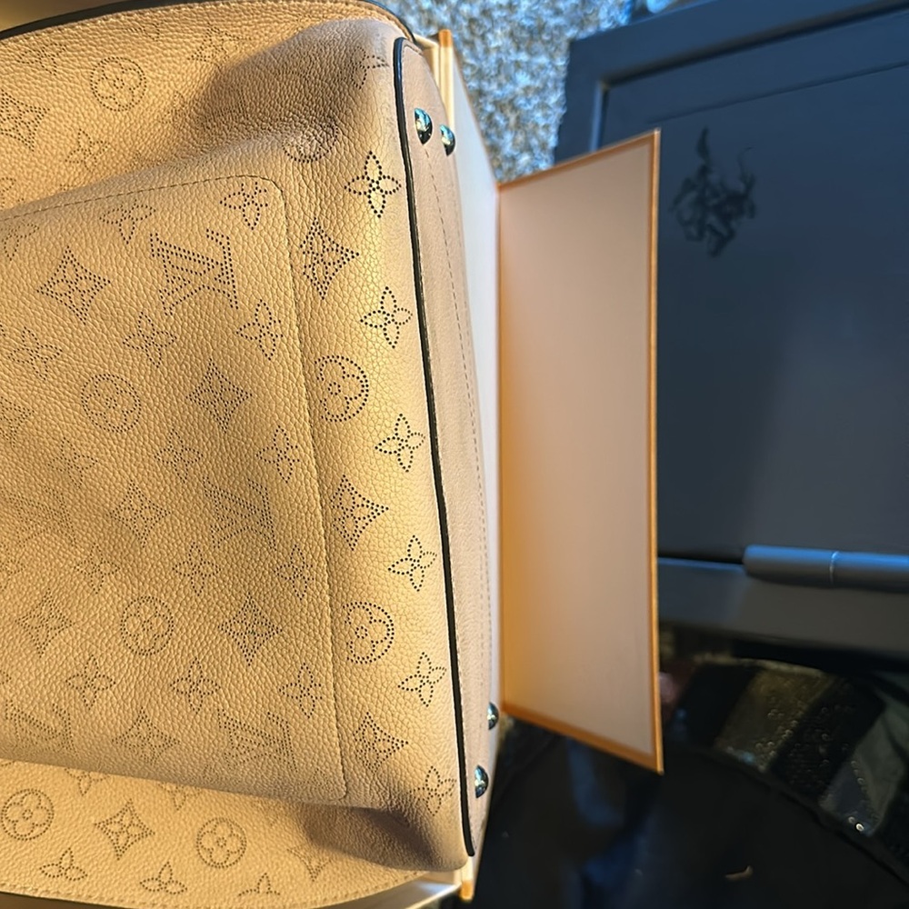 Louis Vuitton Girolata handbag Mahina leather - Picture 11 of 13